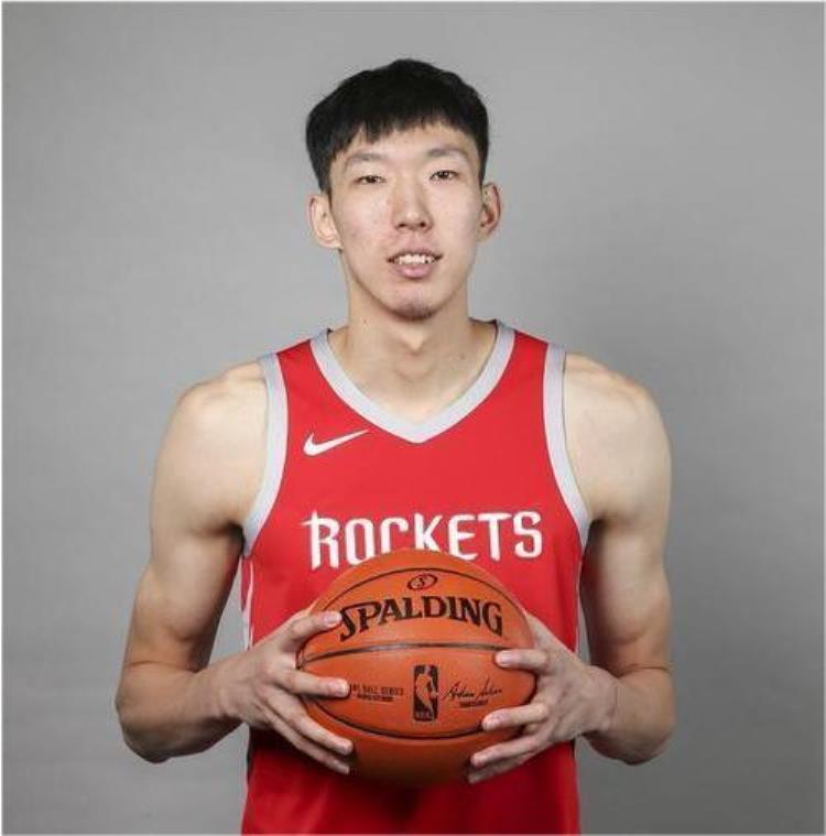 周琦在火箭19场挣132万姚明9年赚9340万若放在现在能拿多少钱