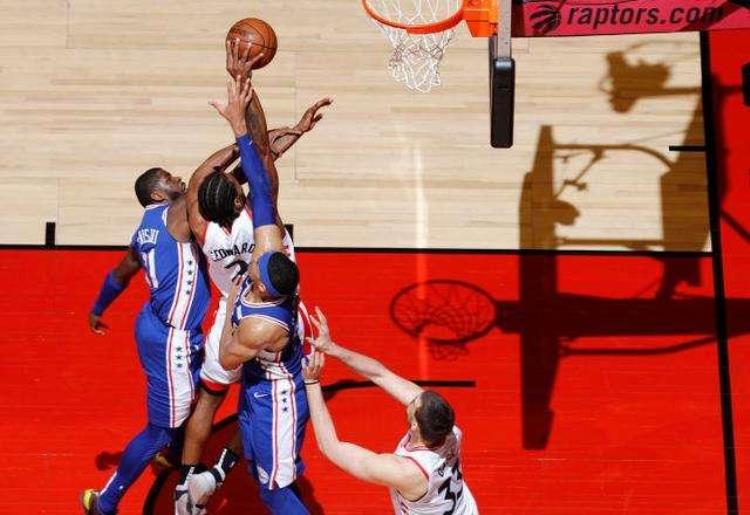 球星的招牌动作「NBA现役5大球星招牌动作全世界都知道他们要干什么就是防不住」