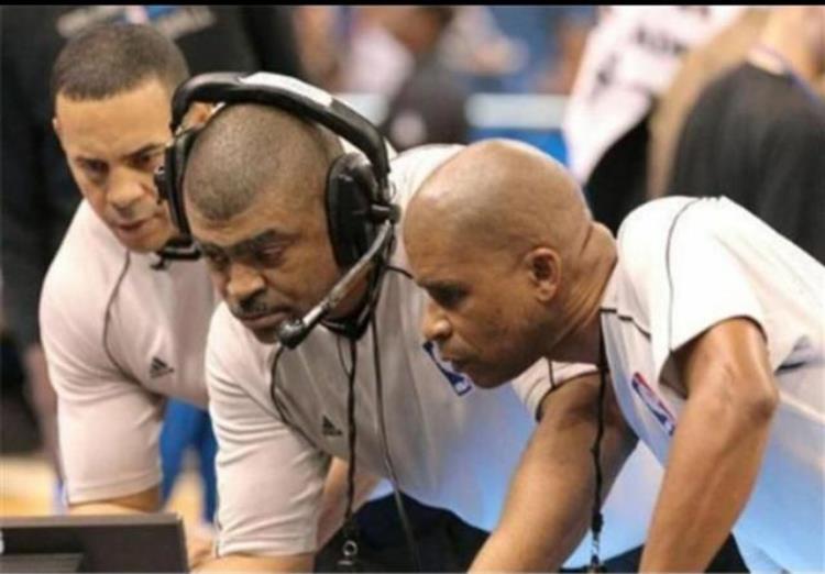 nba球员挑战裁判「篮球挑战裁判规则赋予球队挑战判罚的机会意义大过实际效果」