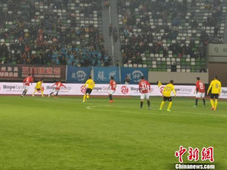 西藏自治区第二届足球锦标赛「西藏足球打响职业联赛首战两藏族球员登场创历史」