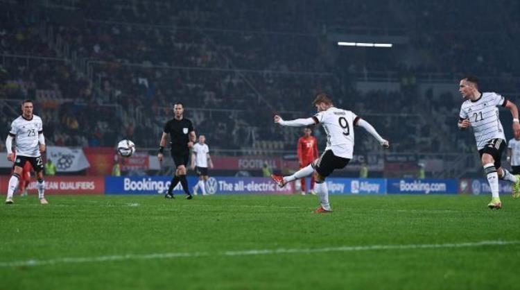 弗里克 德国队「用攻势足球唤醒德国队和德国球迷弗利克的伟大征途只是刚起步」