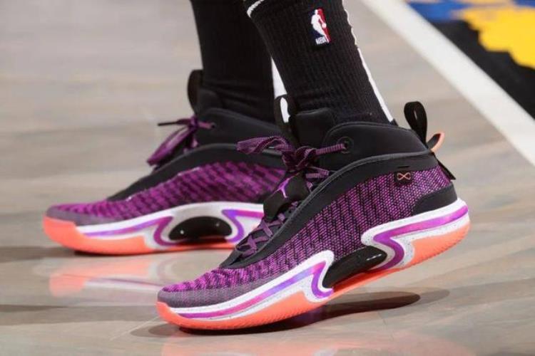 球星上脚pg4「NBA球员上脚统计球员爱穿PG5国产三品牌上榜耐克仍在宝座上」