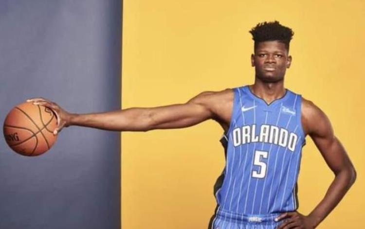 臂长最长的nba球员「现役NBA球星长臂分4个等级伦纳德A级字母哥SS级SSS臂展2米4」