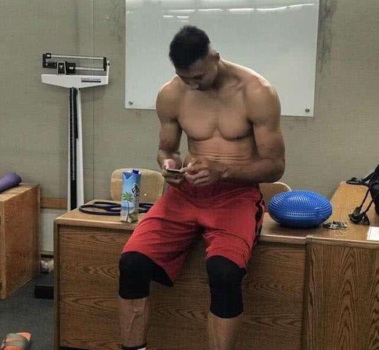 nba球员的卧推数据「多少的卧推数据男篮才能拉近与欧美球员距离没力量啥都是白扯」