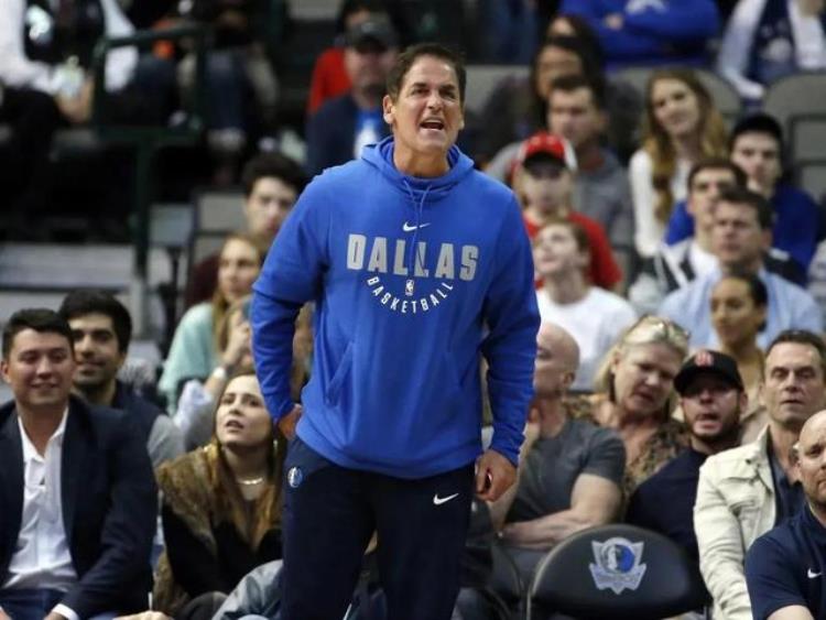 詹姆斯被罚下「美媒列出了NBA历史上最荒谬的十次罚款詹姆斯踢水瓶被罚」