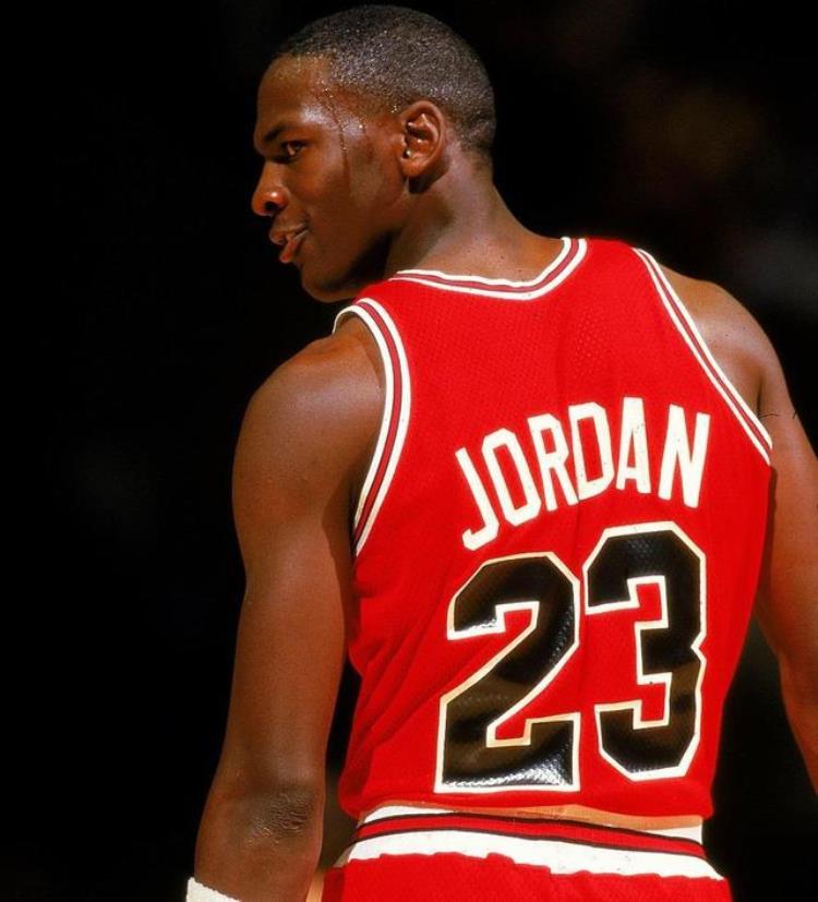 nba32号是谁的球衣「NBA球衣各个号码代表人物是谁呢3号24号32号他们是唯一」