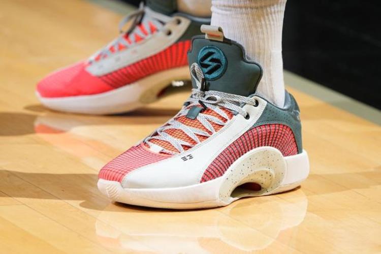 独行侠主帅基德上脚Jordan13代热身备战西部决赛NBA球鞋合集