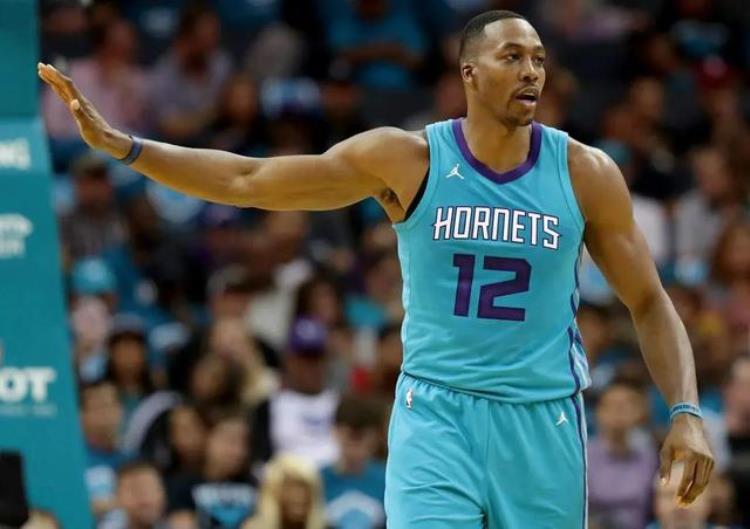 詹姆斯被罚下「美媒列出了NBA历史上最荒谬的十次罚款詹姆斯踢水瓶被罚」