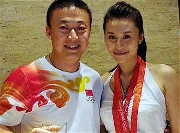 乒乓球运动员马琳第二任妻子「乒坛名将马琳花一套别墅及百万与前妻离婚3年后再娶瑜伽教练」