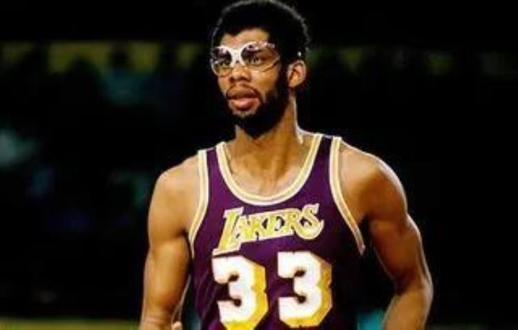 科比生涯总得分超过乔丹是哪一年「盘点NBA最年长记录乔丹科比上榜其中一人37岁拿FMVP」