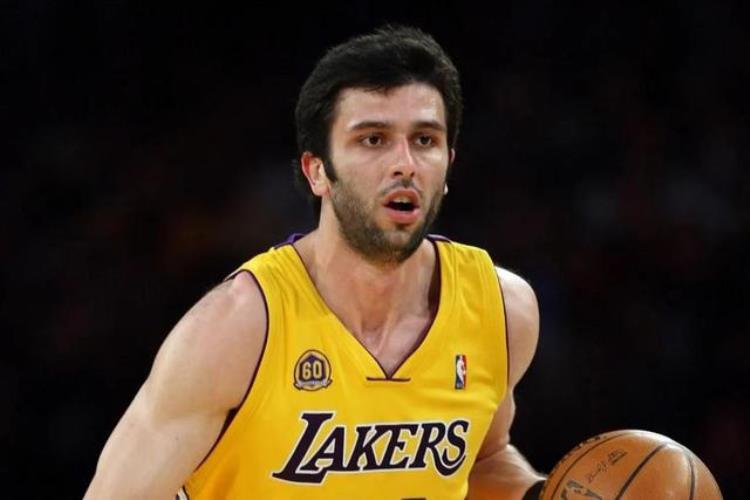 詹姆斯被罚下「美媒列出了NBA历史上最荒谬的十次罚款詹姆斯踢水瓶被罚」