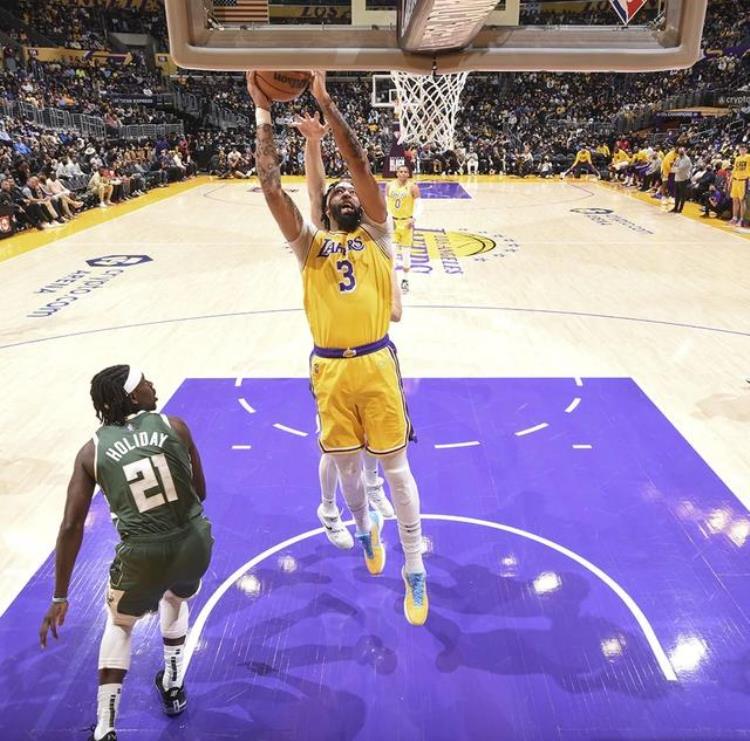拉文什么时候出签名鞋「2月10日NBA球鞋上脚拉文疑似签约NB东契奇穿AJ新鞋」