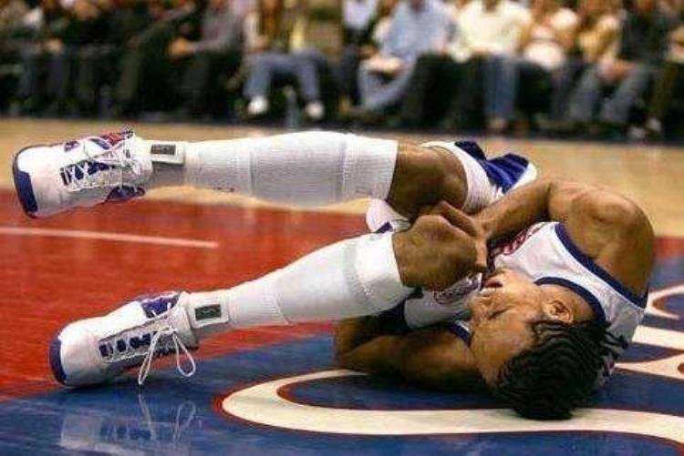 NBA乔治受伤「NBA5大最严重受伤乔治90度弯曲骨折有人被打出脑浆差点丧命」