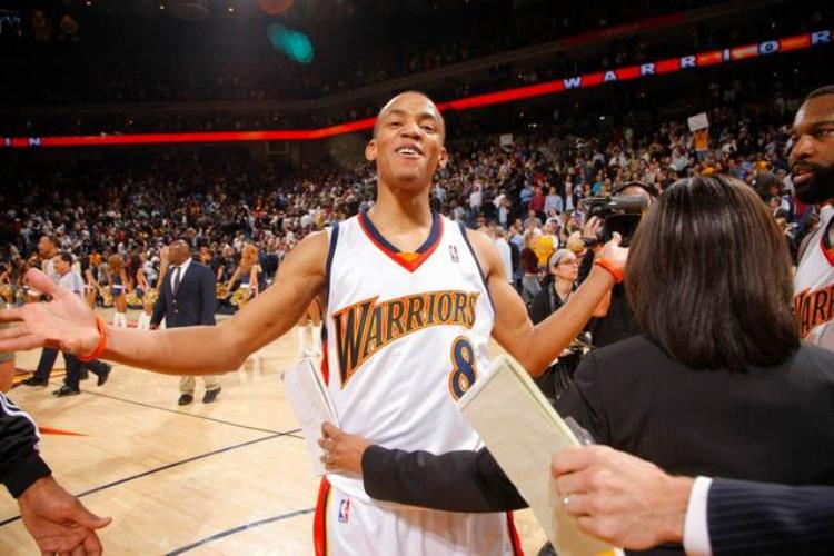 NBA榜眼霍姆格伦赛季报销职业球员该不该打野球