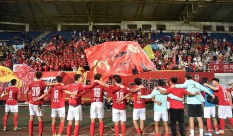 中国足球这么差为什么不解散「中国足球联赛崩塌一幕连续22支球队宣告解散队都凑不齐了」