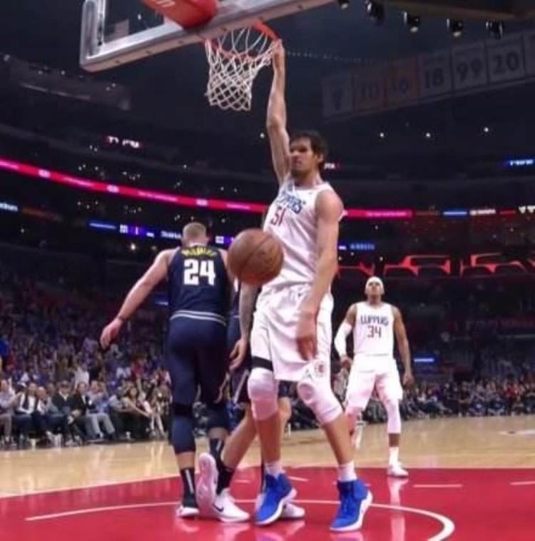 NBA比赛篮筐高度「如果NBA篮筐调高10cm那比赛风格怎么变球迷大博班不能站扣」