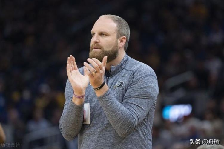 NBA晚报追梦捐十万给佩恩詹皇被影帝逗笑老六在演播室抢断