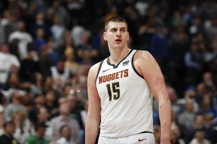 詹姆斯被罚下「美媒列出了NBA历史上最荒谬的十次罚款詹姆斯踢水瓶被罚」