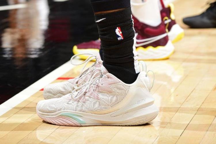 独行侠主帅基德上脚Jordan13代热身备战西部决赛NBA球鞋合集