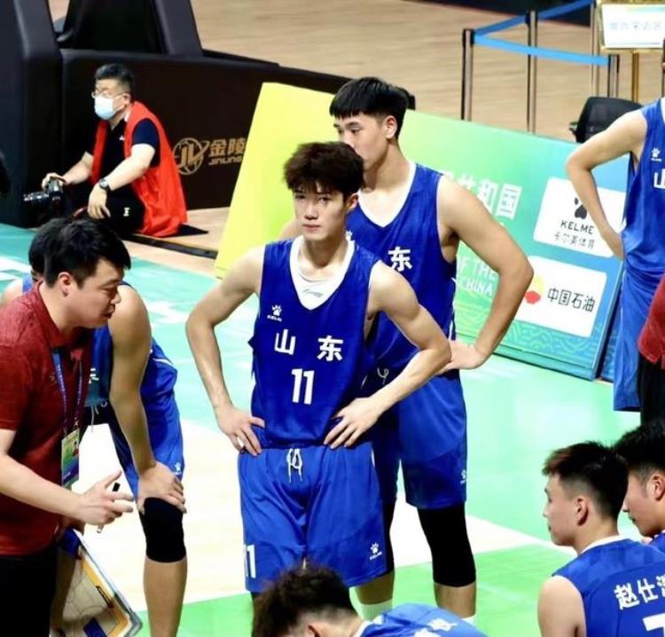 17岁篮球小将「篮坛喜讯17岁小将入选NBA精英计划就读清华曾单场11中11」