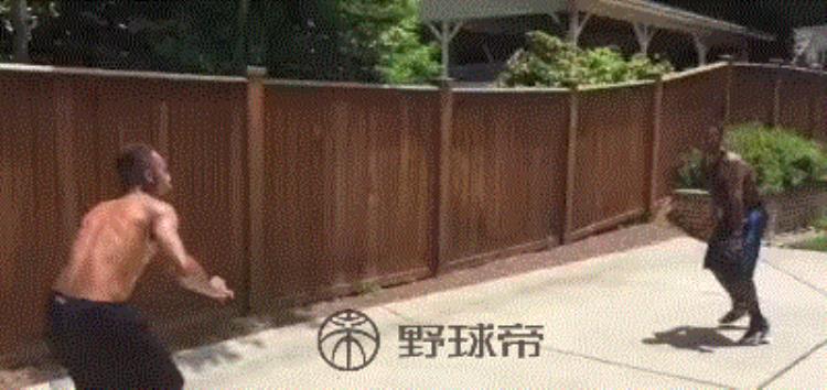 NBA模仿帝居然也是个职业球员红的不是没有道理