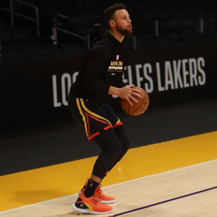 nba现役有签名鞋的球星「威少利拉德詹姆斯等全明星球员NBA赛场上脚了哪些签名篮球鞋」