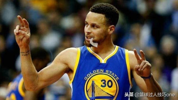 韦德的湖人谢幕战送球鞋为何鞋垫要取走一双定制价格就过万