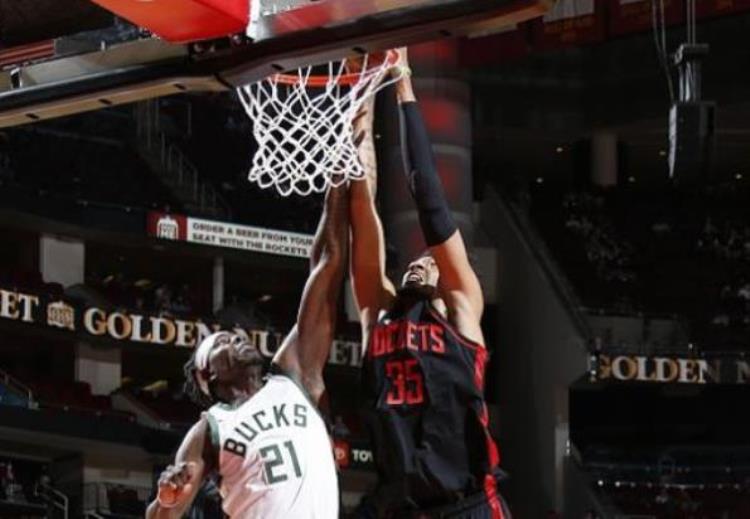 火箭队厉害的球员「谁能想到他如今能这么猛30支NBA球队都瞧不上他火箭赚翻了」