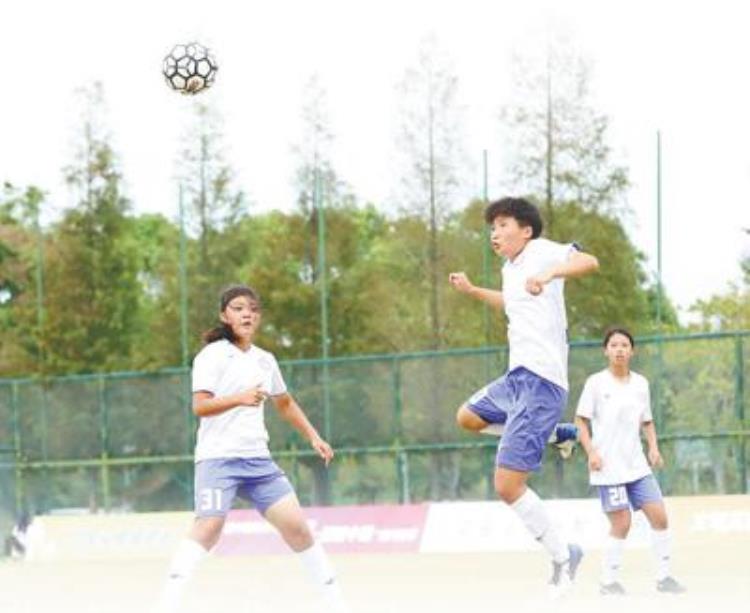 陕西省留坝县开展校园足球给小山城带来大变化