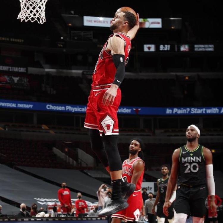 nba现役有签名鞋的球星「威少利拉德詹姆斯等全明星球员NBA赛场上脚了哪些签名篮球鞋」