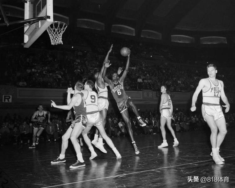 NBA名记:詹姆斯下赛季将改穿6号「历史第一人!NBA宣布退役拉塞尔6号球衣,詹皇等10人获准继续穿6号」