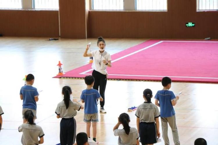 厦门五缘第二实验学校同台竞技展风采共同交流促提升