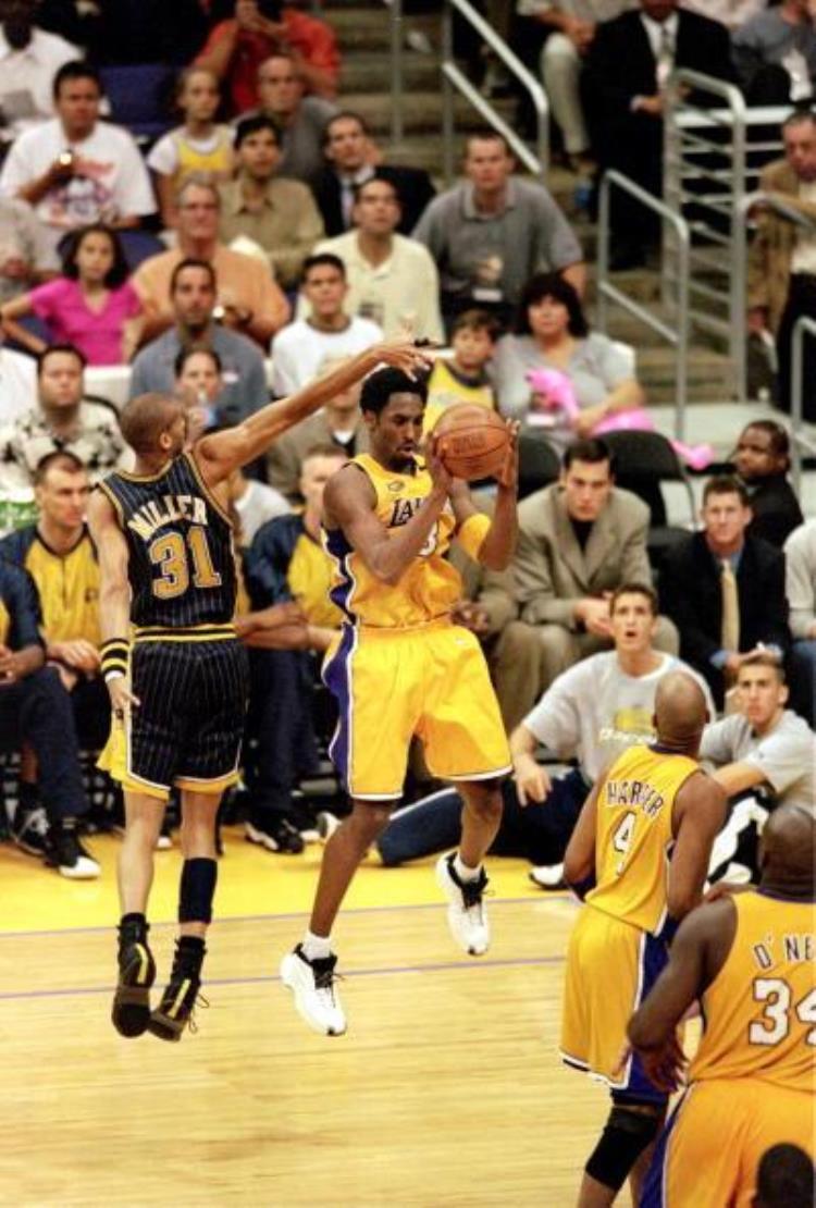 3分钟读懂NBA历代王朝中紫金王朝科詹韦不一样人生