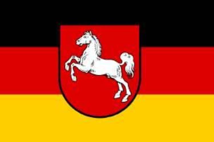 世界旗观宝马和拜仁巴伐利亚州旗下的双黄蛋