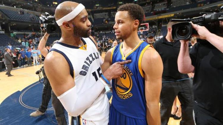 NBA哪些球星隔了两个时代成为队友或对手卡特与库里父子同场过