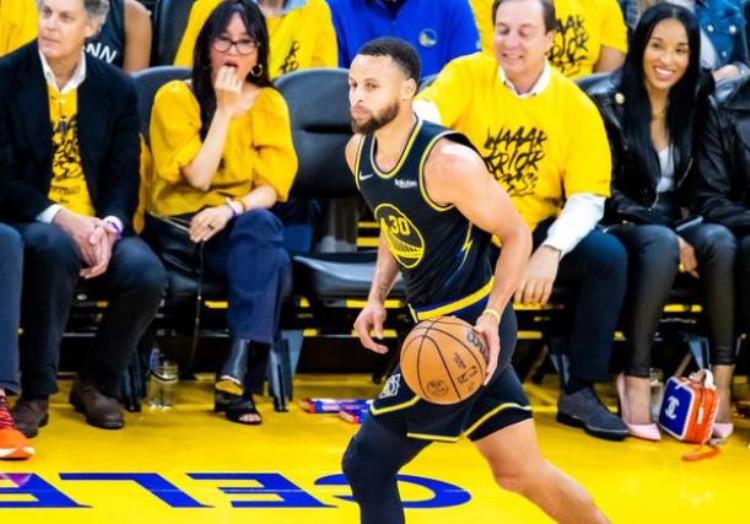 nba勇士下一场什么时候打「苦等三年勇士可否如愿NBA总决赛第六场明日开打」