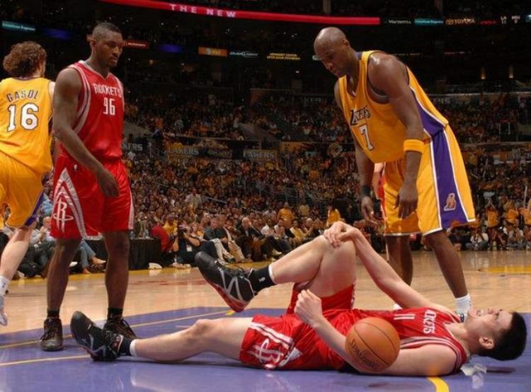 NBA球员受伤甚至赛季报销时工资还有吗正常轮休有工资吗