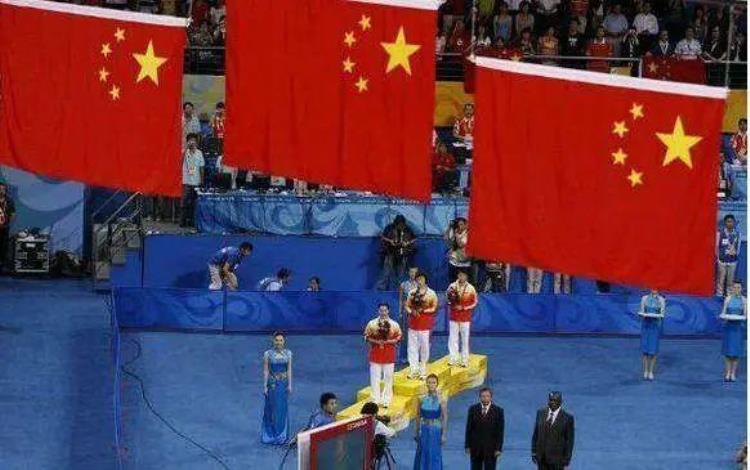乒乓球很多规则的修改主要是为了限制中国队「一文看懂因中国队而改变的几个乒乓球规则禁止吹球擦桌算不算」
