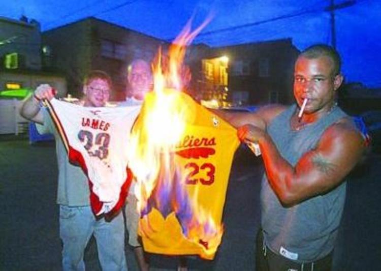 转会最多的NBA球员,詹姆斯第一次转会热火