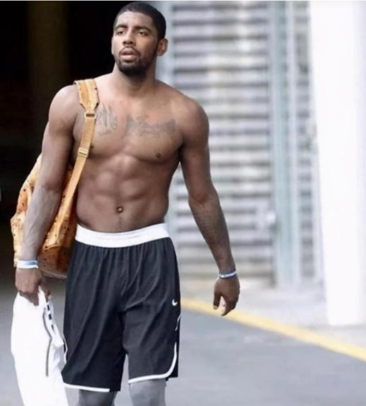 nba球星为什么没有腹肌「众所周知NBA球星肌肉很强悍为何很多人几乎没腹肌和胸肌呢」
