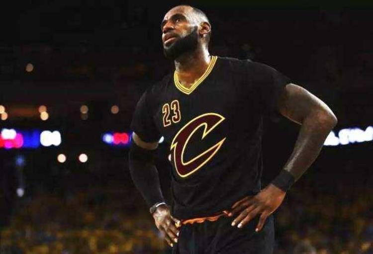 乔丹公牛球服「NBA历史最有意义的5款球衣想击败乔丹的公牛先要偷走红色球衣」