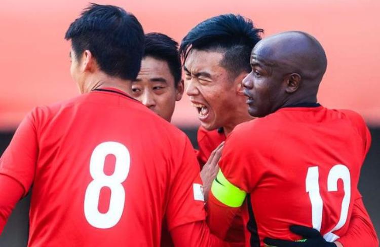 中国足球这么差为什么不解散「中国足球联赛崩塌一幕连续22支球队宣告解散队都凑不齐了」