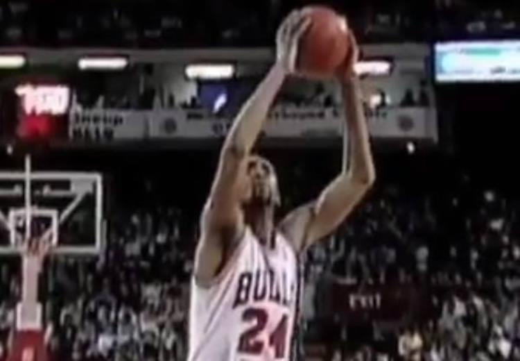 投篮姿势最奇怪的nba球员「NBA史上投篮姿势10大怪异球员阿伦和马里昂榜上有名」