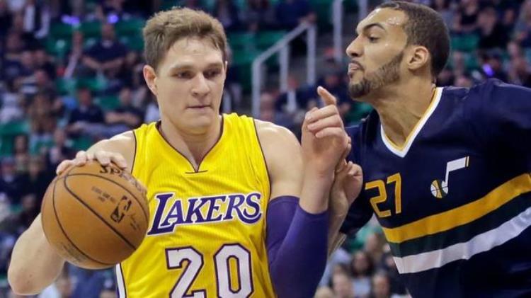 nba的工资帽和奢侈税是什么意思「什么是奢侈税和工资帽NBA联盟的杀手锏湖人和勇士全中招」