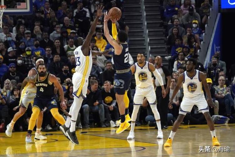NBA晚报追梦捐十万给佩恩詹皇被影帝逗笑老六在演播室抢断