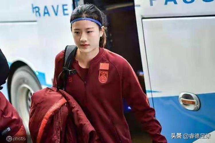 韩国足球第一美女「中韩美女绿茵场上大比拼疯狂破门到底谁才是足坛颜值一姐」