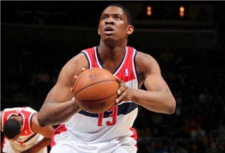 NBA十位大胃王库里一顿吃4份盒饭奥尼尔5分钟吃36个热狗