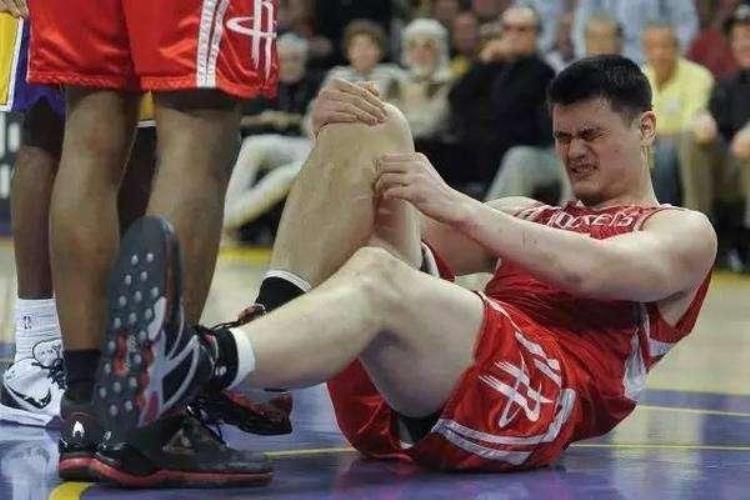3分钟读懂NBA历代王朝中紫金王朝科詹韦不一样人生