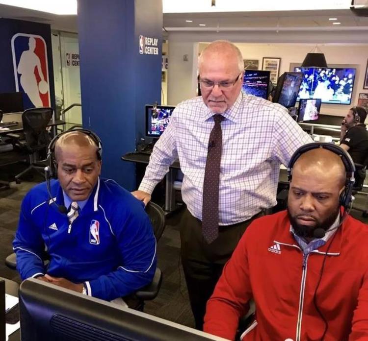nba球员挑战裁判「篮球挑战裁判规则赋予球队挑战判罚的机会意义大过实际效果」