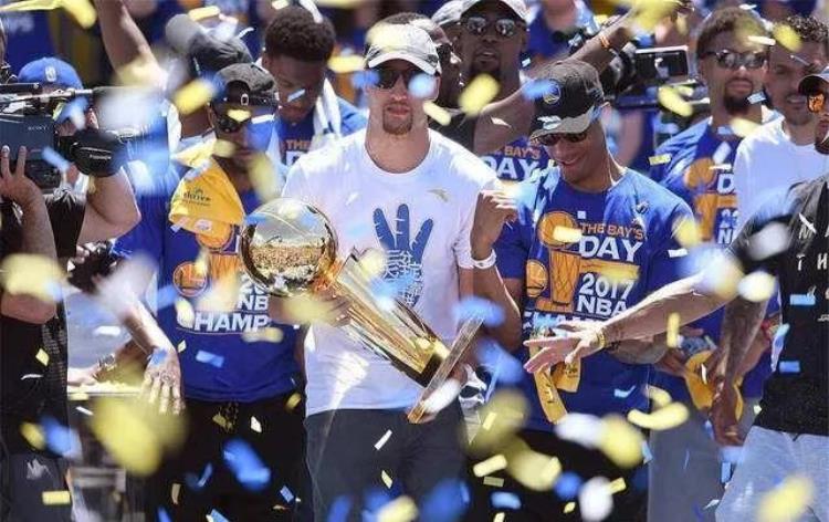 最强nba汤普森值得入手吗「国内品牌签约的NBA球星一览汤普森十年8000万美元性价比最高」